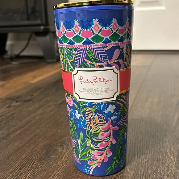 LILLY PULITZER 24oz TUMBLER WITH STRAW "HOW YOU LIKE ME PROWL" New - Picture 3 of 7